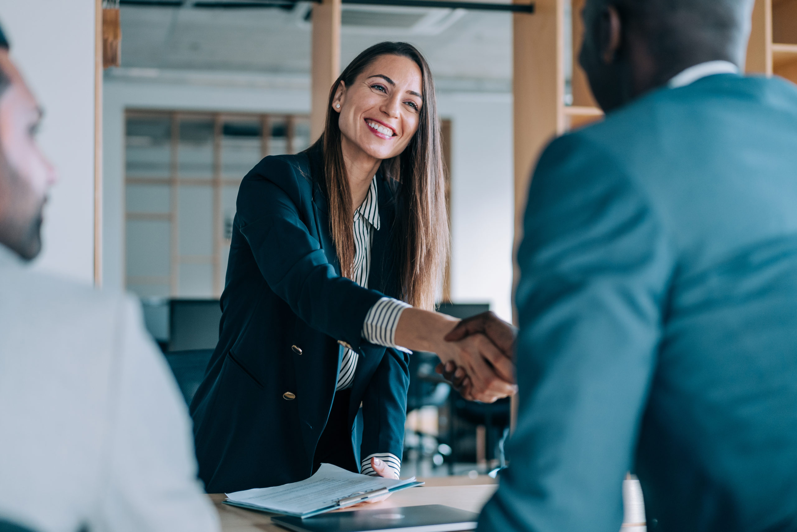 How Real Estate Experts Handle Multiple Offers on a Property